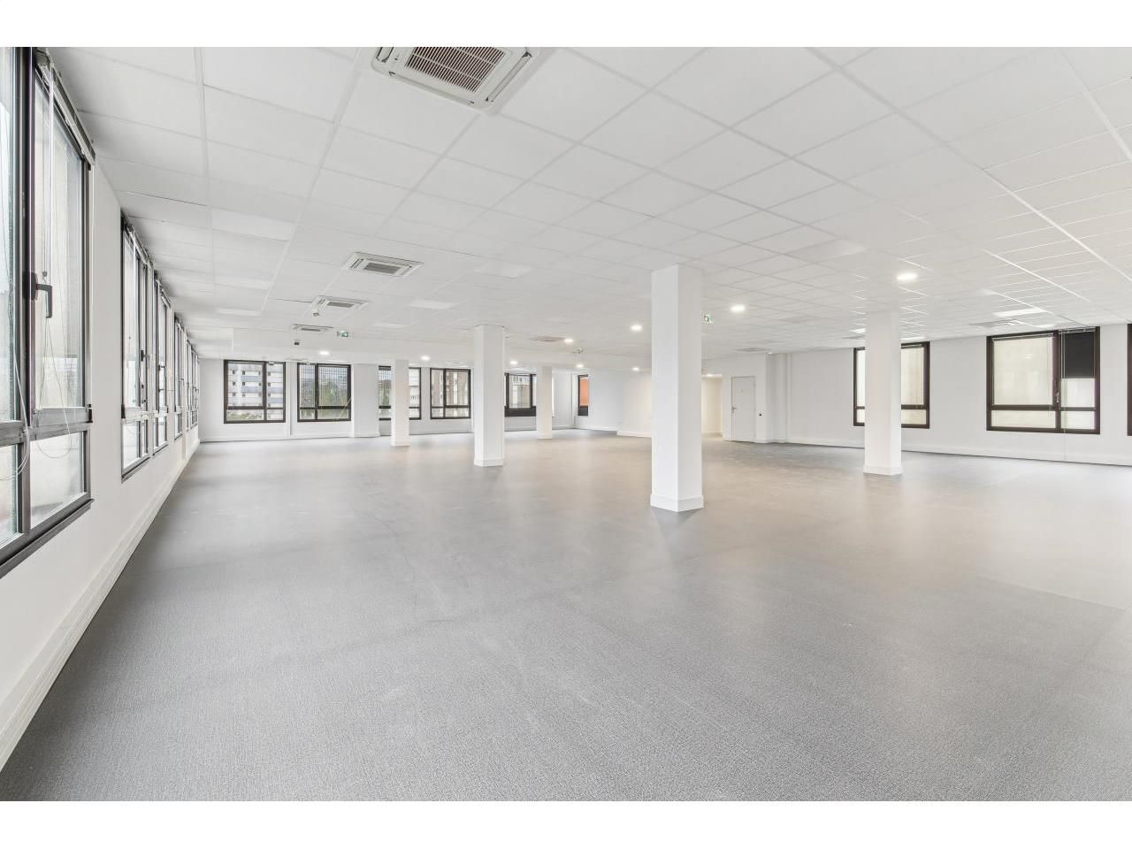 2105 m² pour ce bureaux en location à Bagnolet
