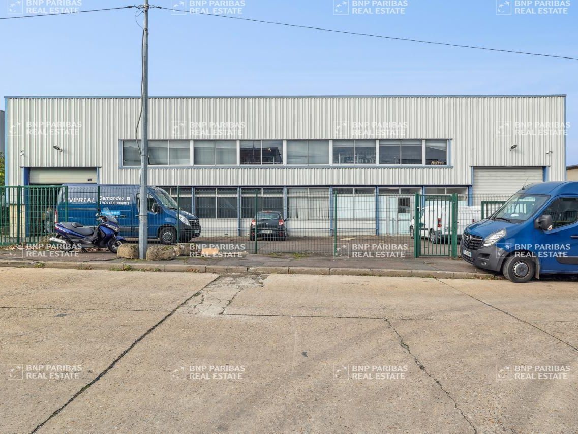 2233 m² pour ce activité en location à Morangis