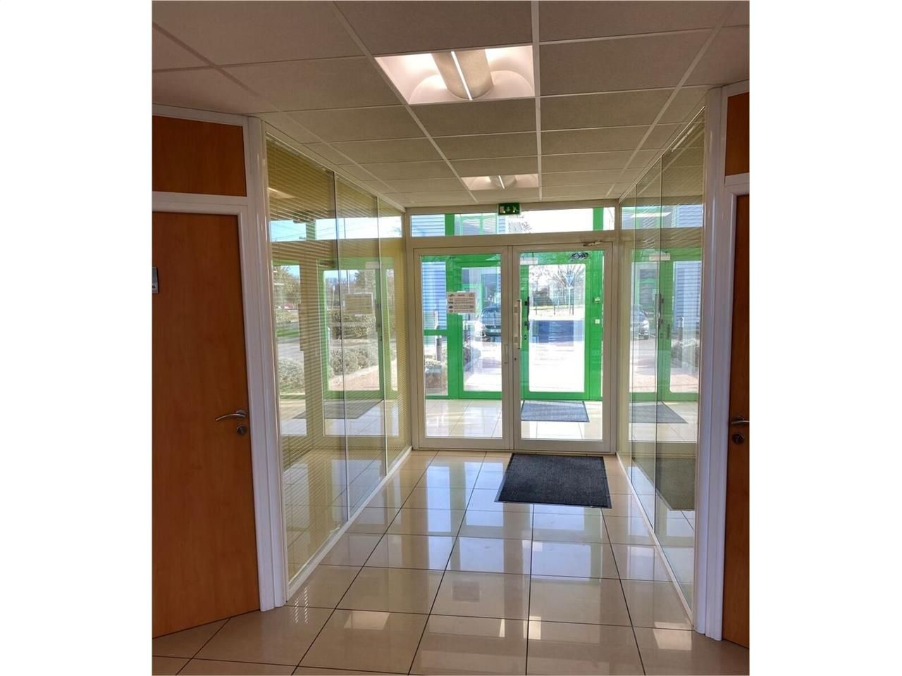 Nous vous proposons des surfaces de bureaux à la 