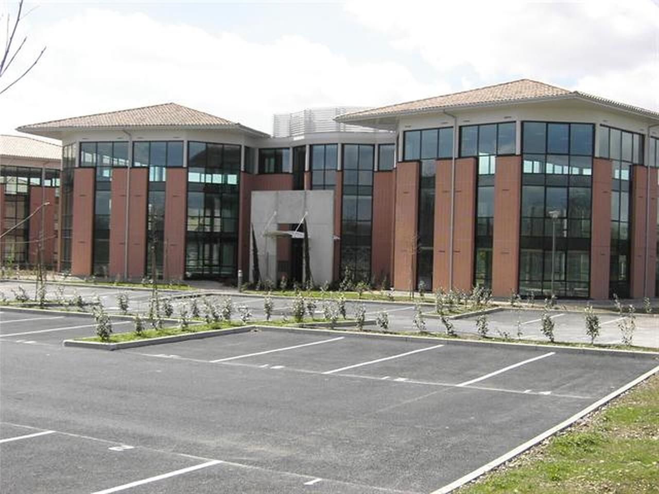 Nous vous proposons des surfaces de bureaux de bo