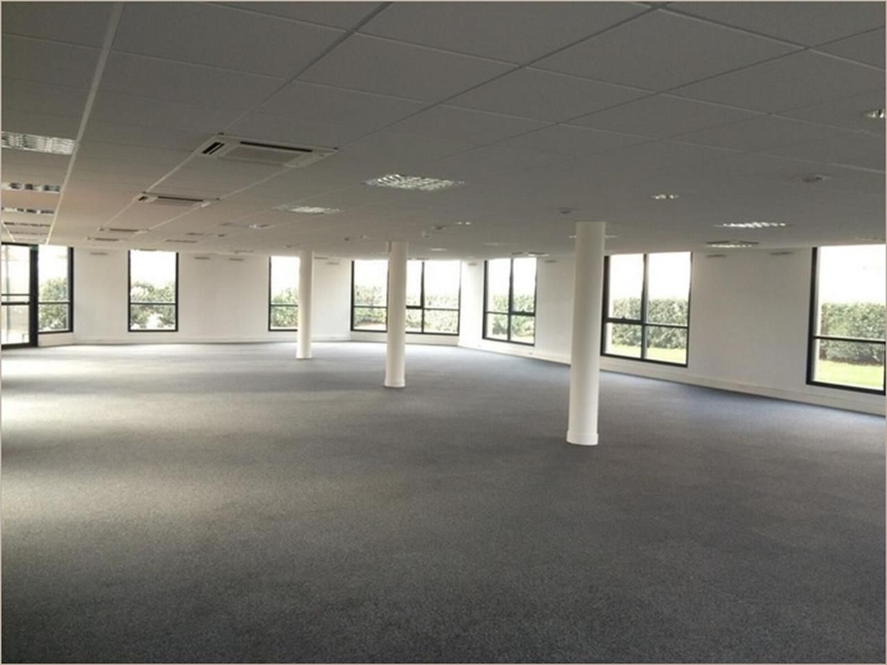 Nous vous proposons des surfaces de bureaux de bo