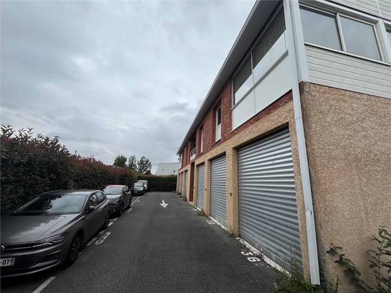 Local d'activités à louer, situé au coeur de la Z