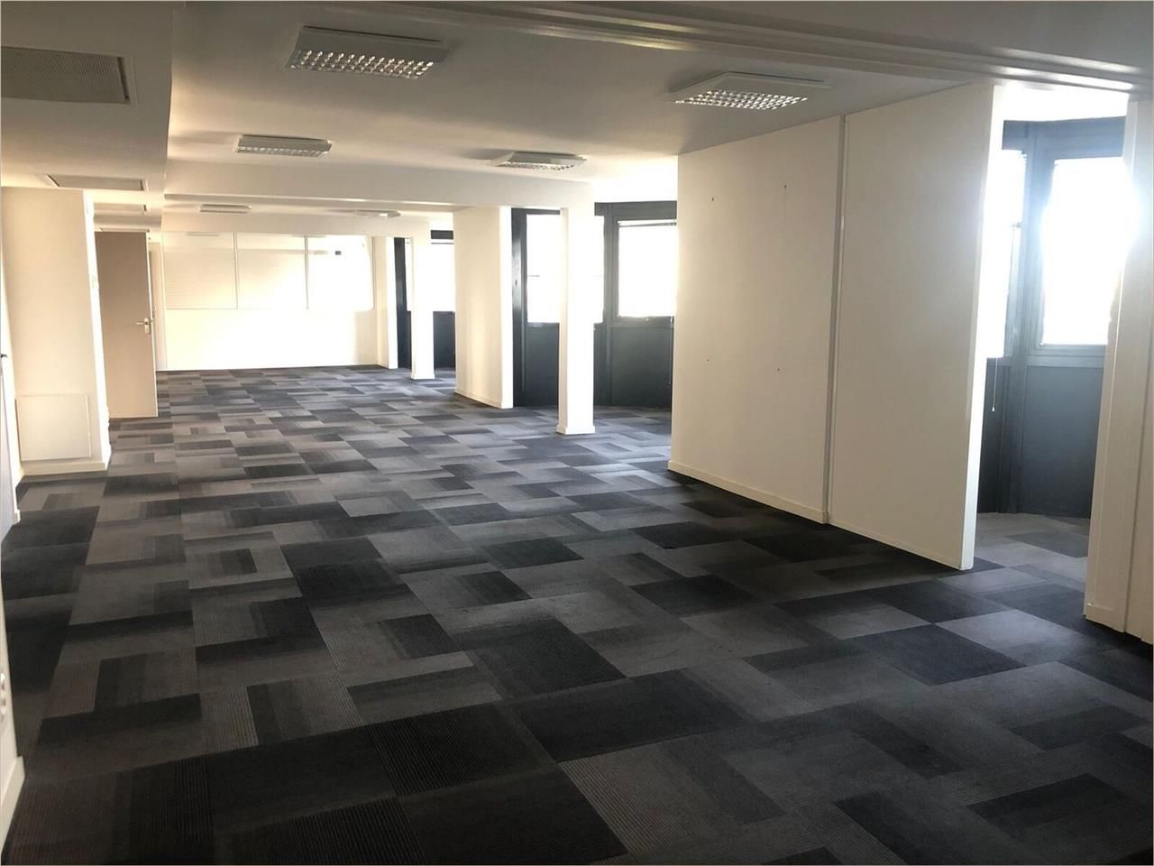 Surfaces de bureaux à la location, idéalement sit