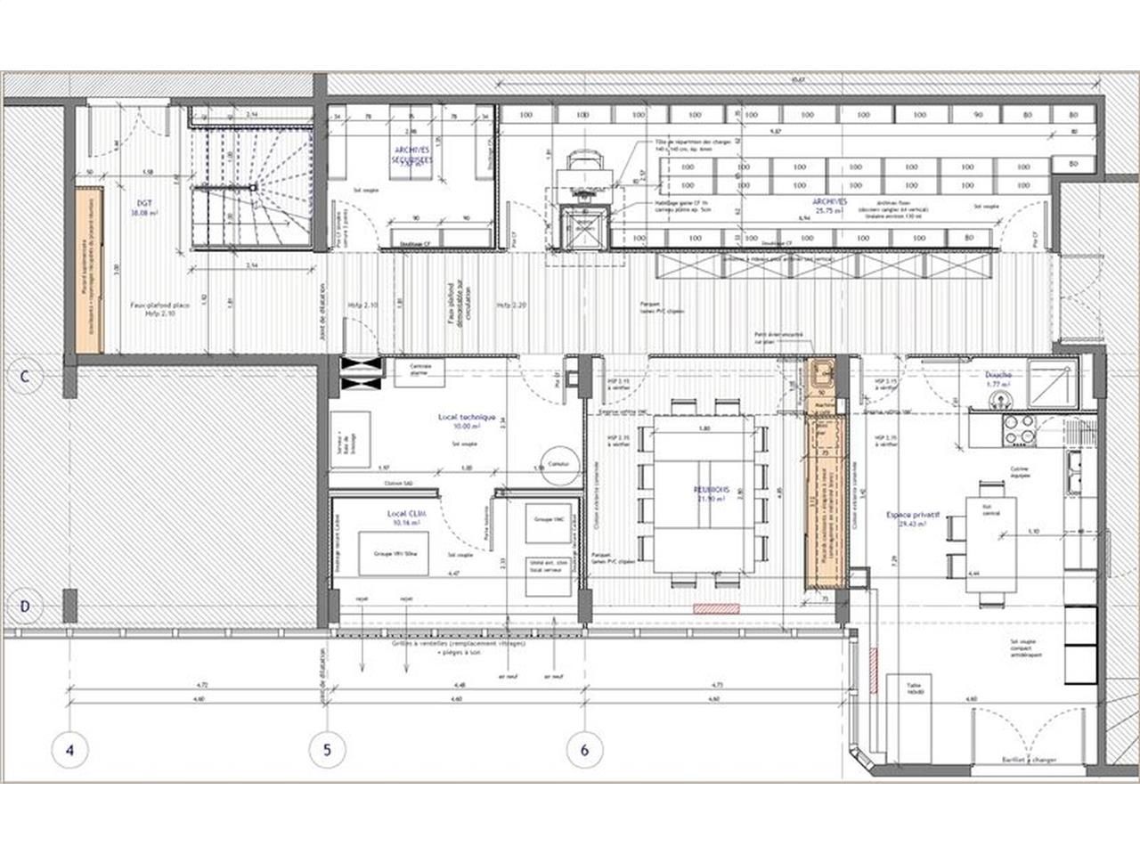Surface de bureaux à louer au rez-de-chaussée d'u