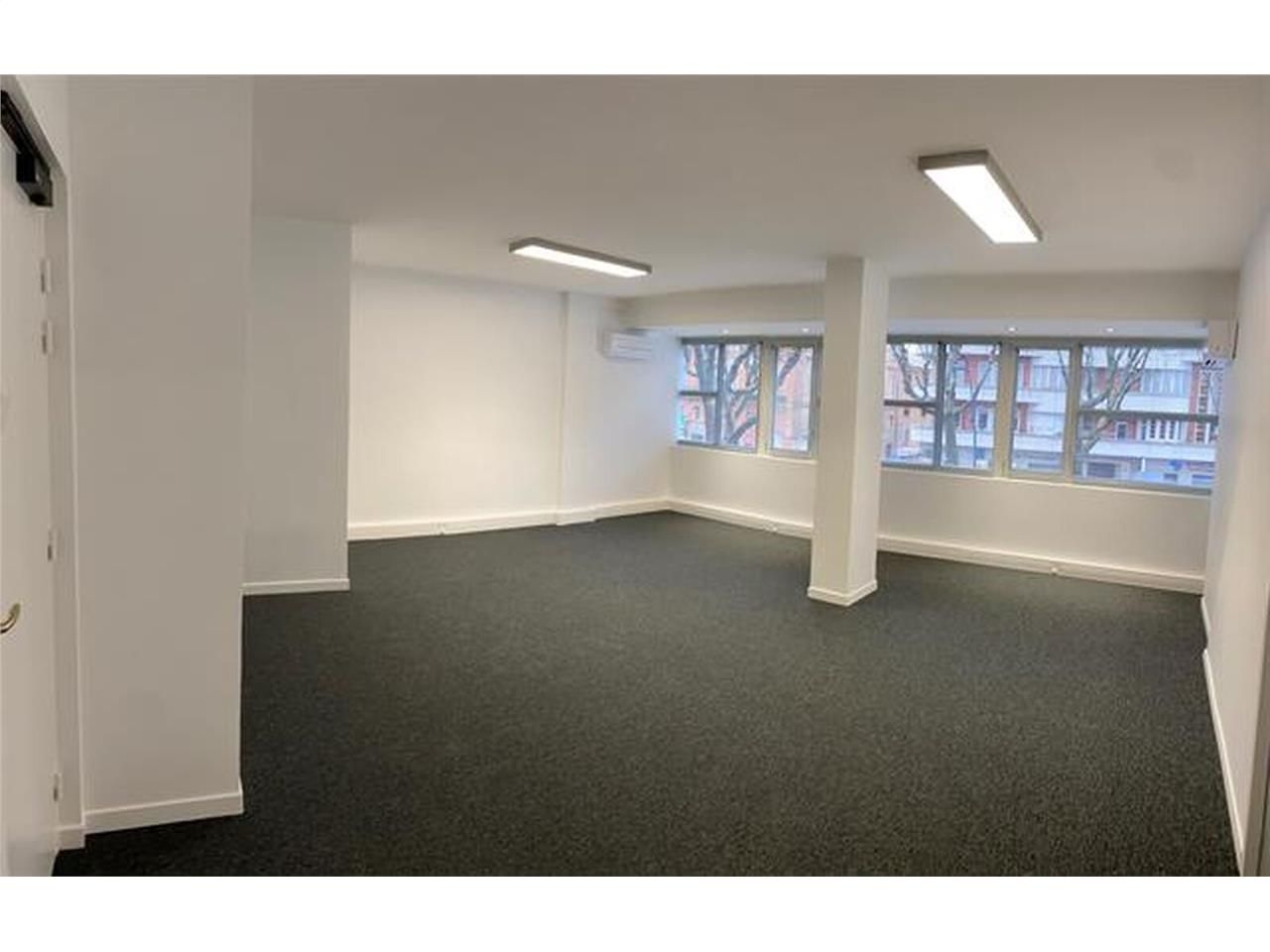 A LOUER - Surface de bureaux entièrement rénovée 