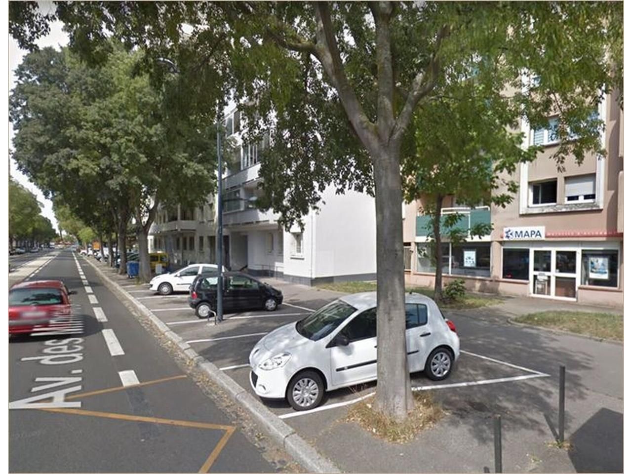 Nous vous proposons à la vente 3 places de parkin