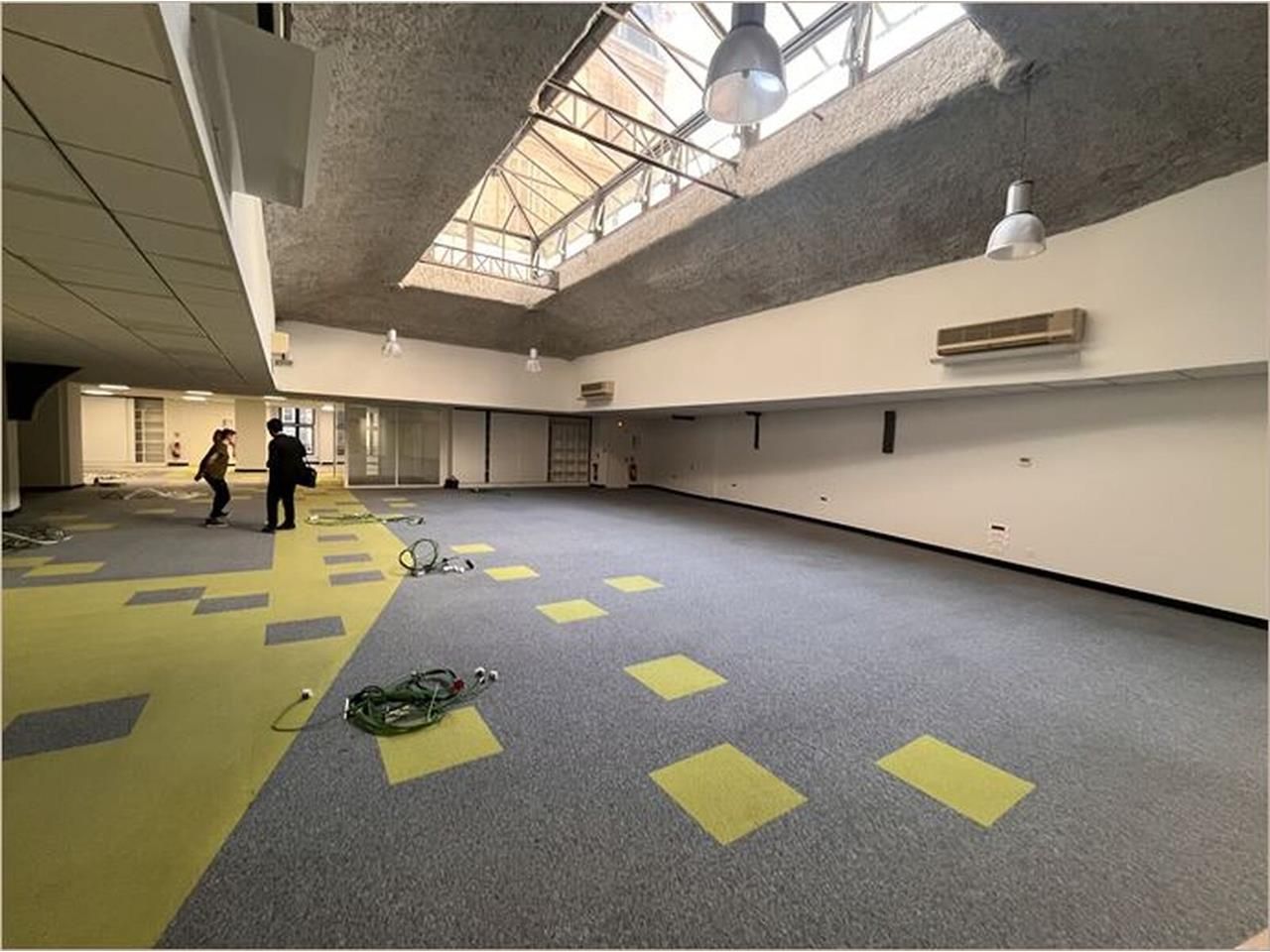 Surface de bureaux à louer idéalement située en h