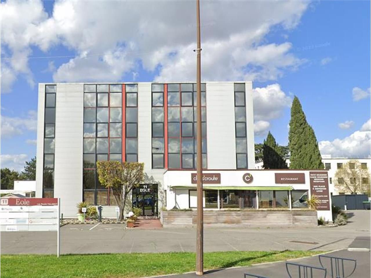 Surface de bureaux à louer idéalement située dans