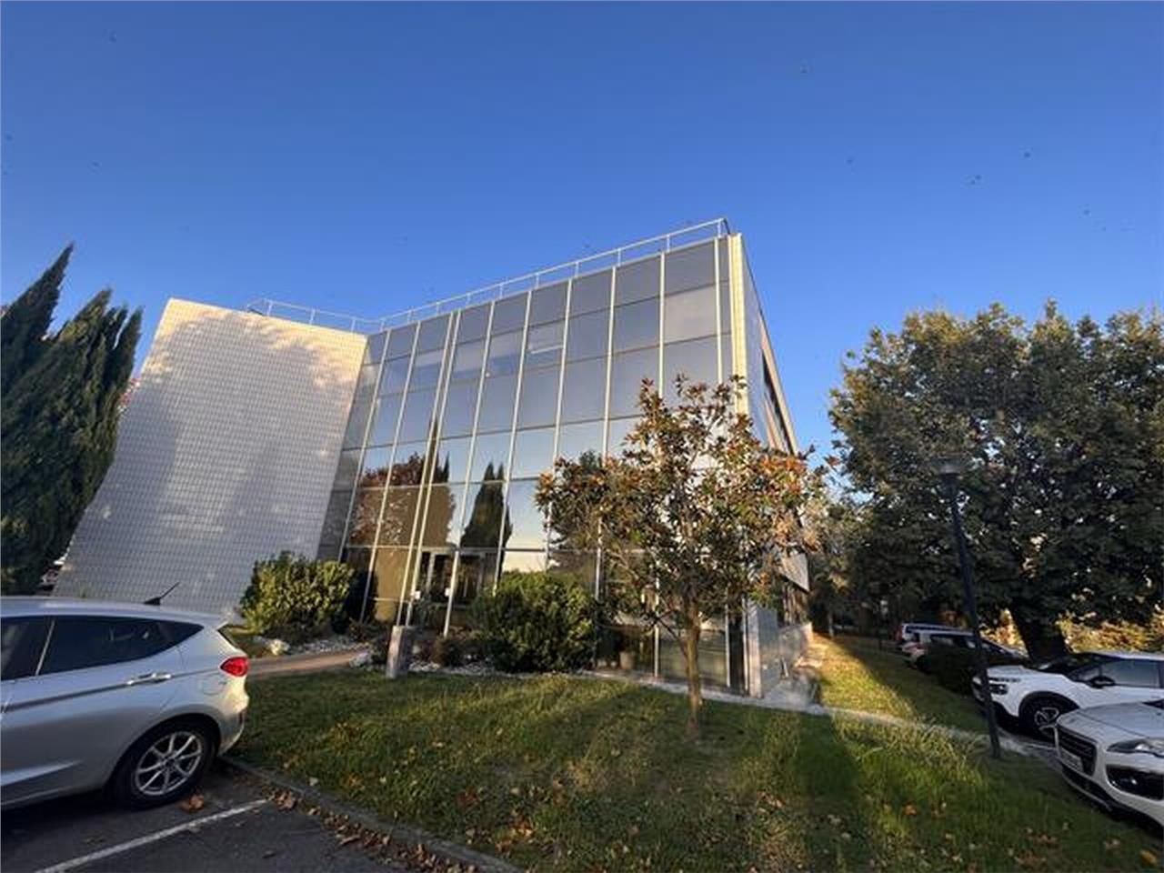 Nous vous proposons une surface de bureaux à loue