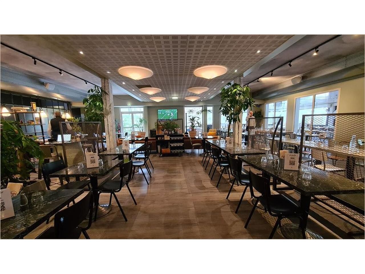 Nous vous proposons un bureaux lumineux de 27 m²,