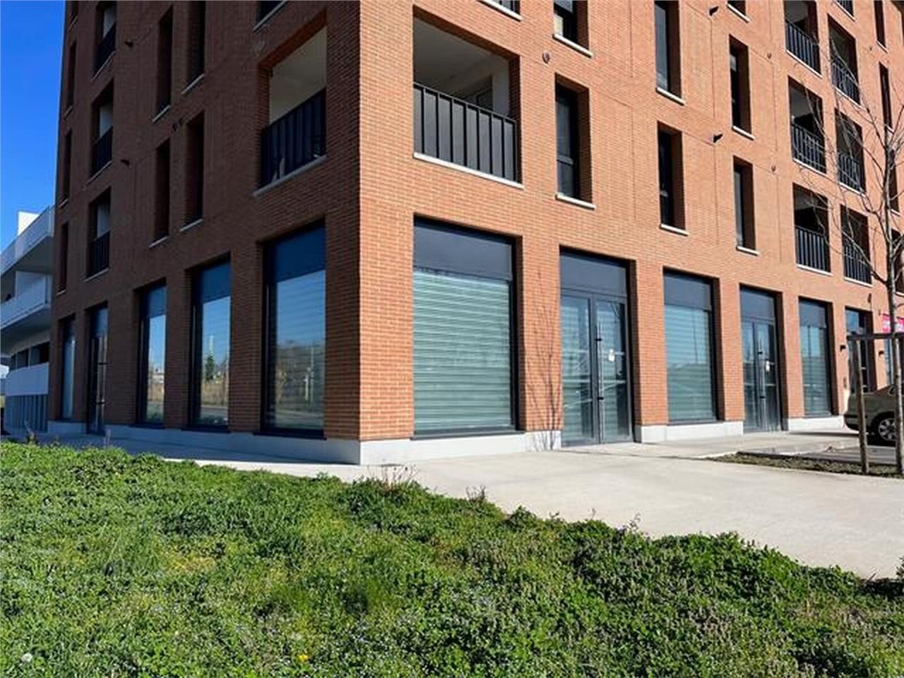 Local commercial neuf à la vente, sur le secteur 