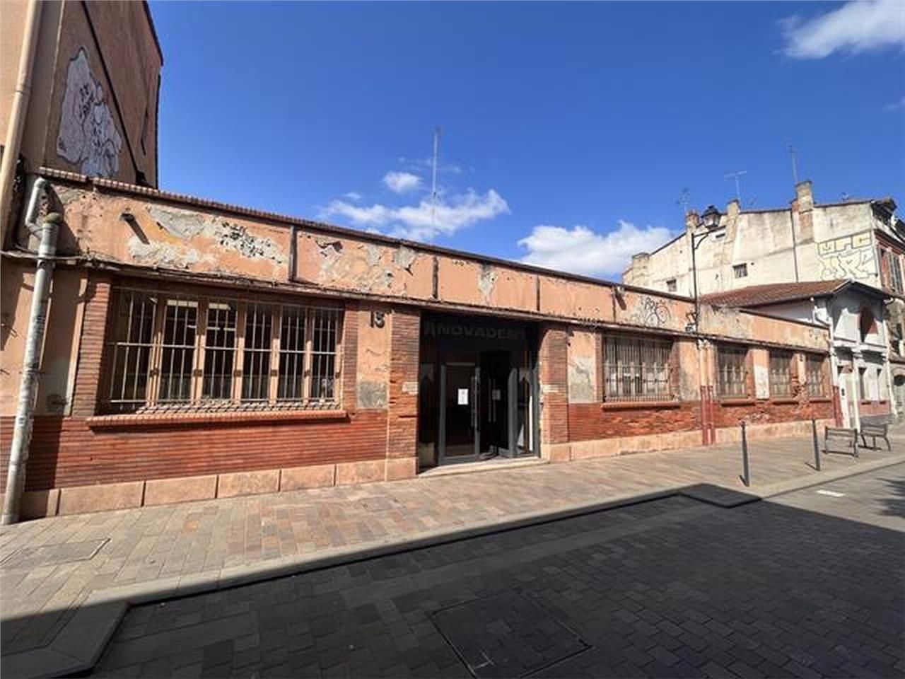 - A VENDRE -  Surface professionnelle à usage de 