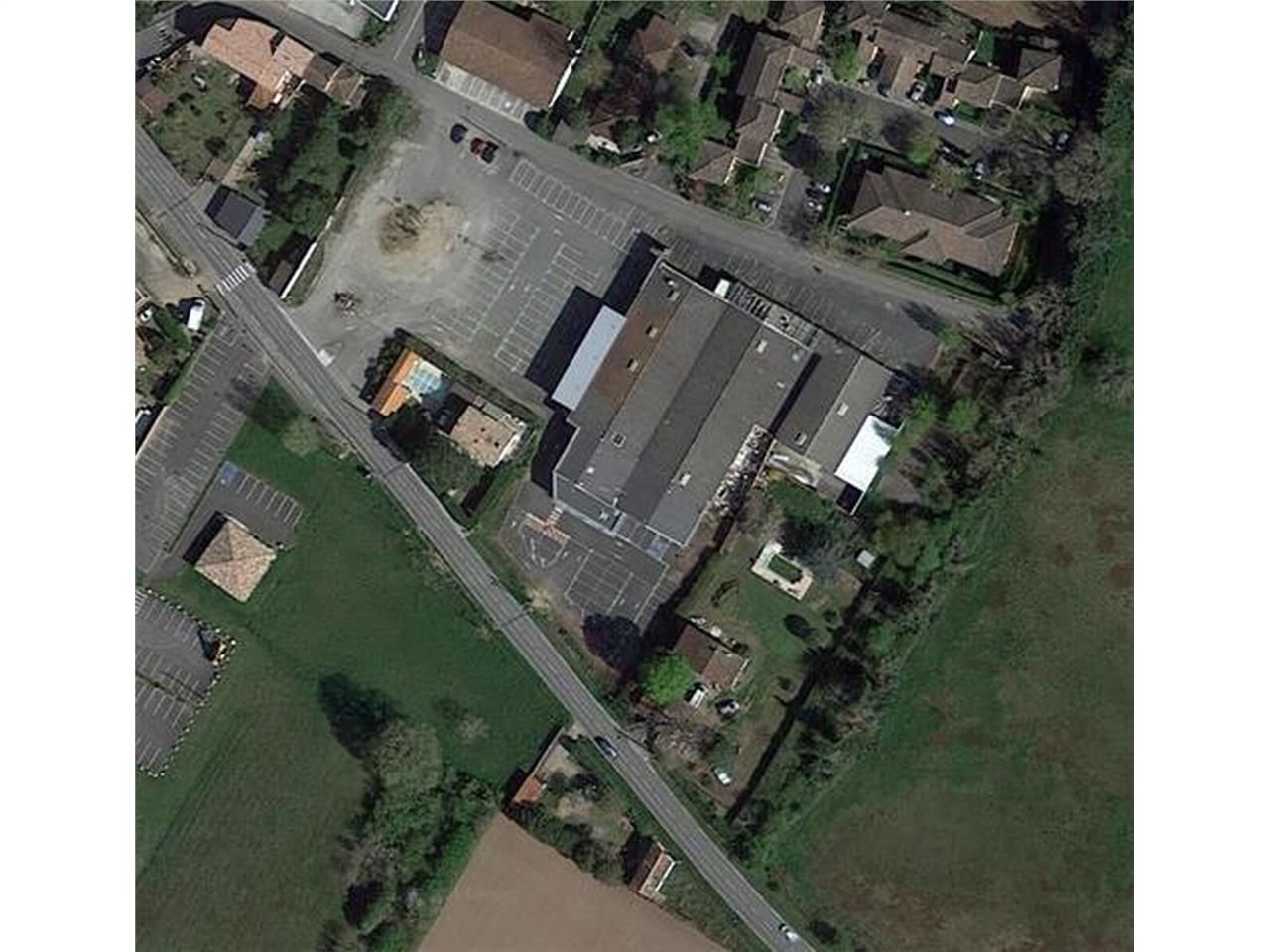 Nous vous proposons un foncier d'une surface de 1