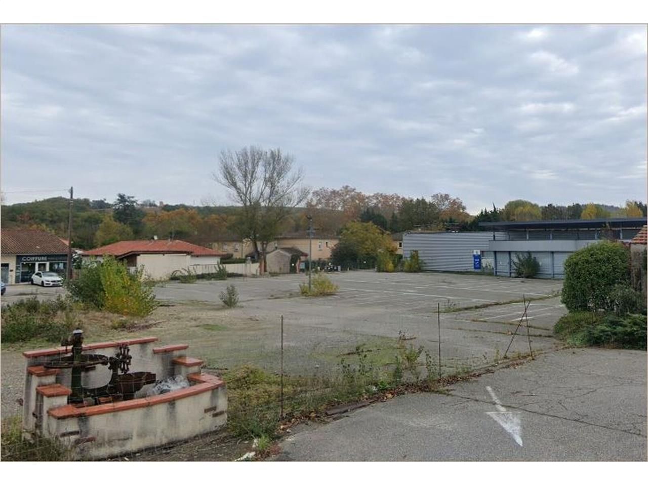 Nous vous proposons un foncier d'une surface de 1