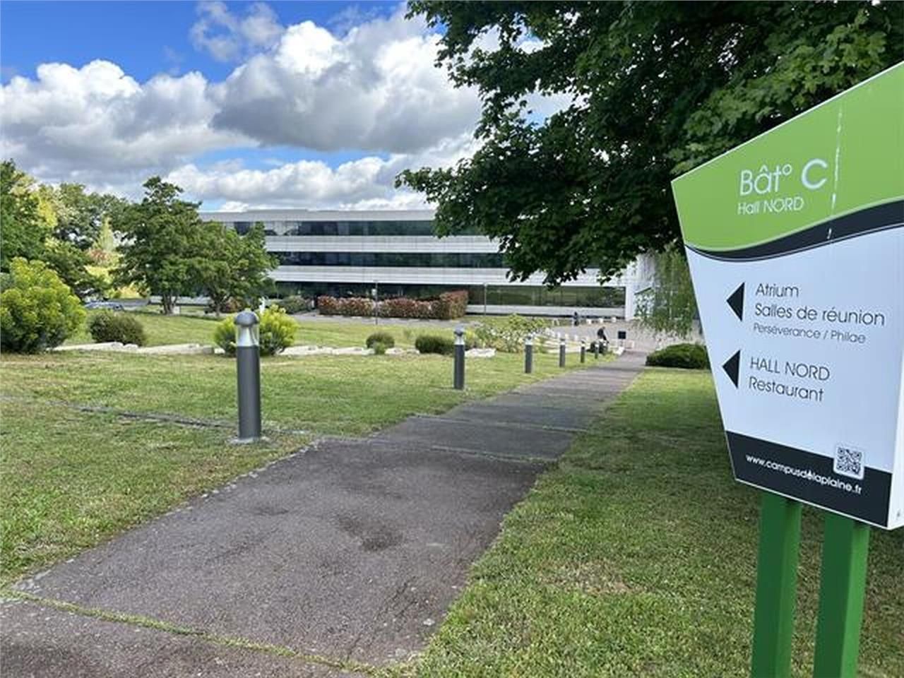 A LOUER  Surface de bureaux dans un immeuble de b