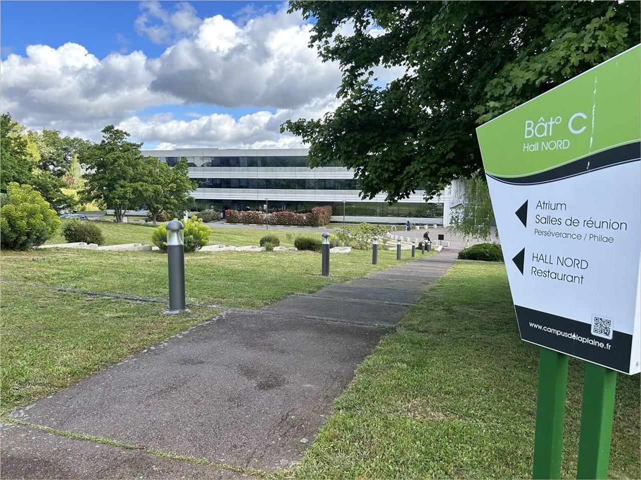 A LOUER  Surface de bureaux dans un immeuble de b