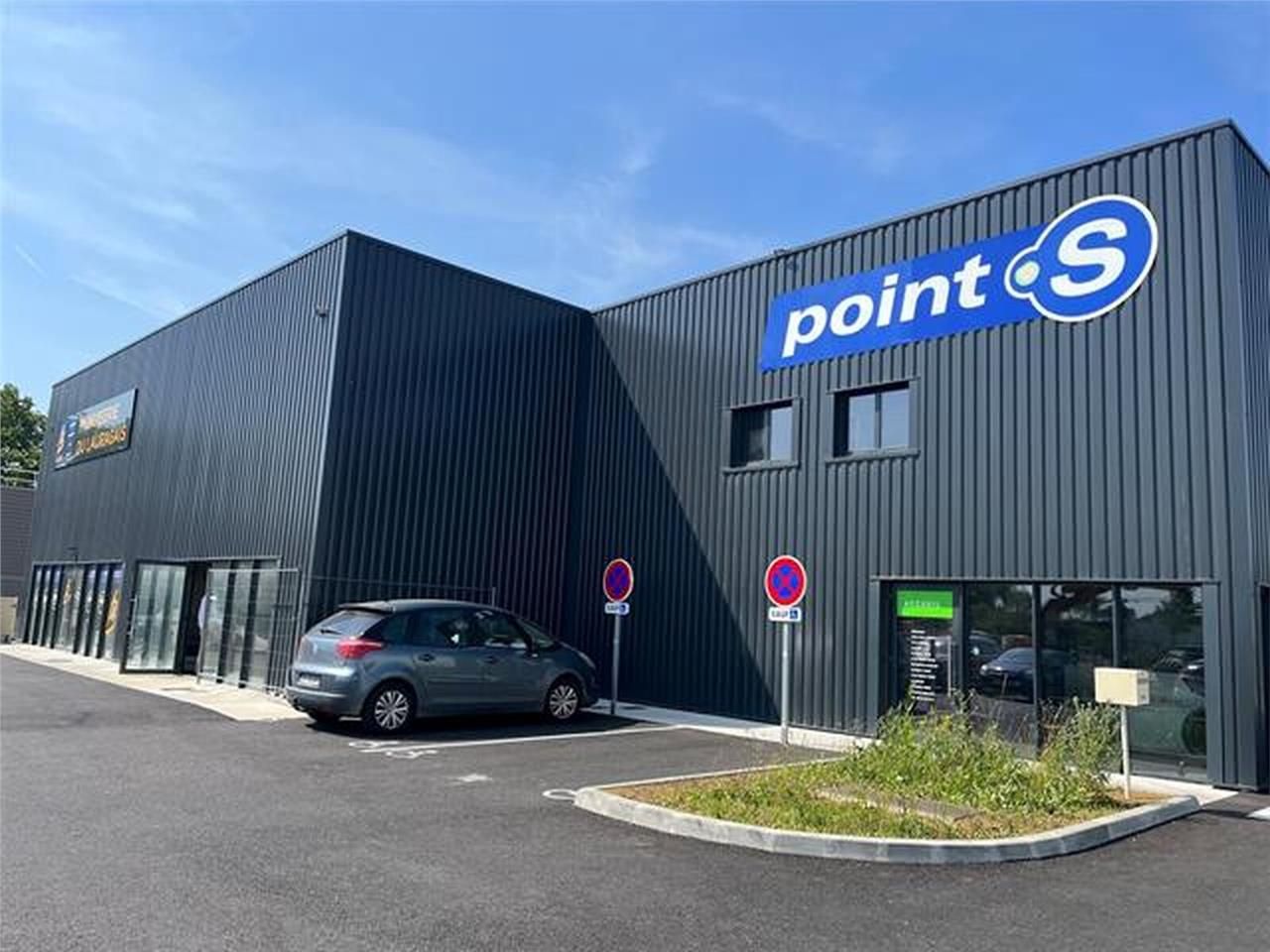 Local commercial à louer, au coeur de la zone com