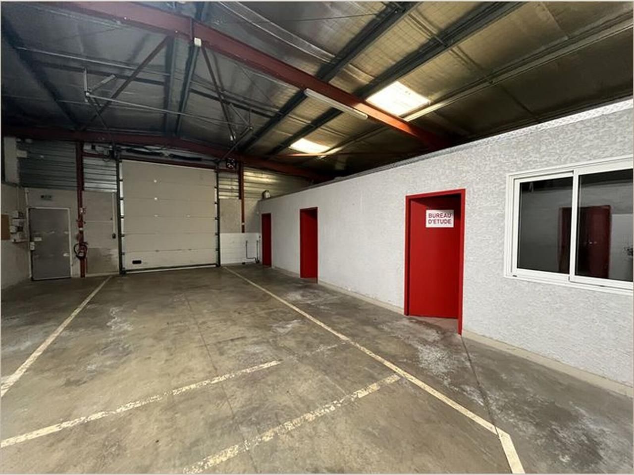 Local d'activités indépendant situé au sud de Tou