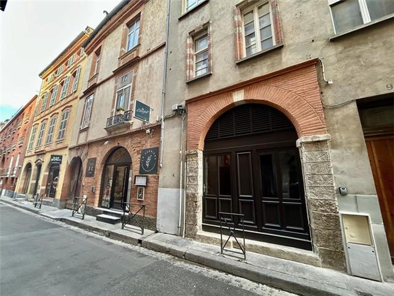 Local commercial à louer, au coeur du quartier de