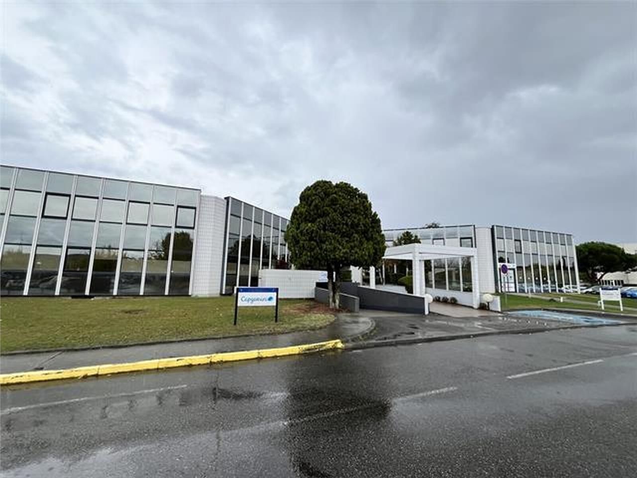 Bureaux à Louer - Zone Basso Cambo  Surface de bu