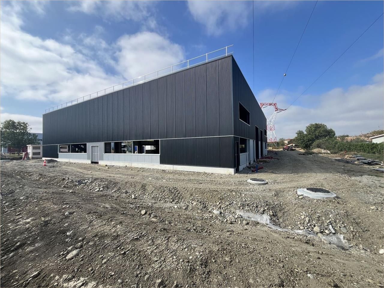 Locaux d'activités neufs à vendre, à proximité im