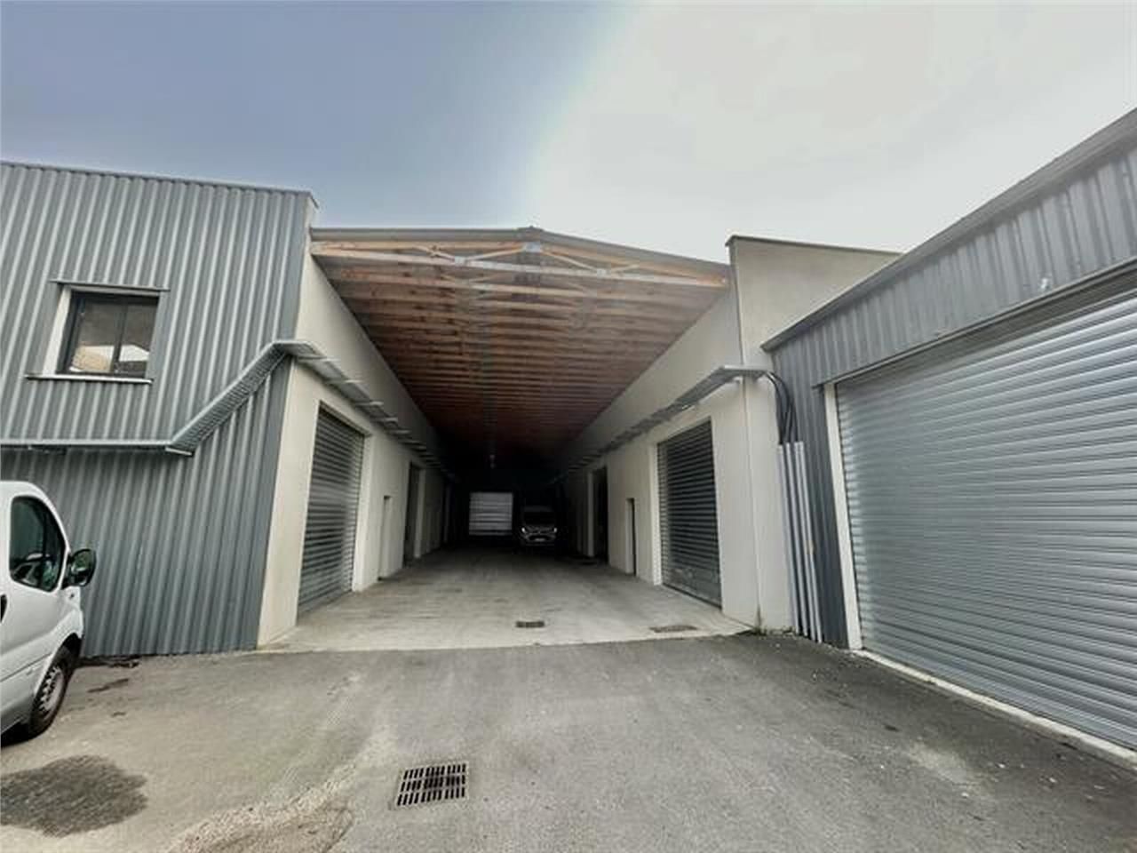 Local d'activité / Entrepôt neuf disponible à la