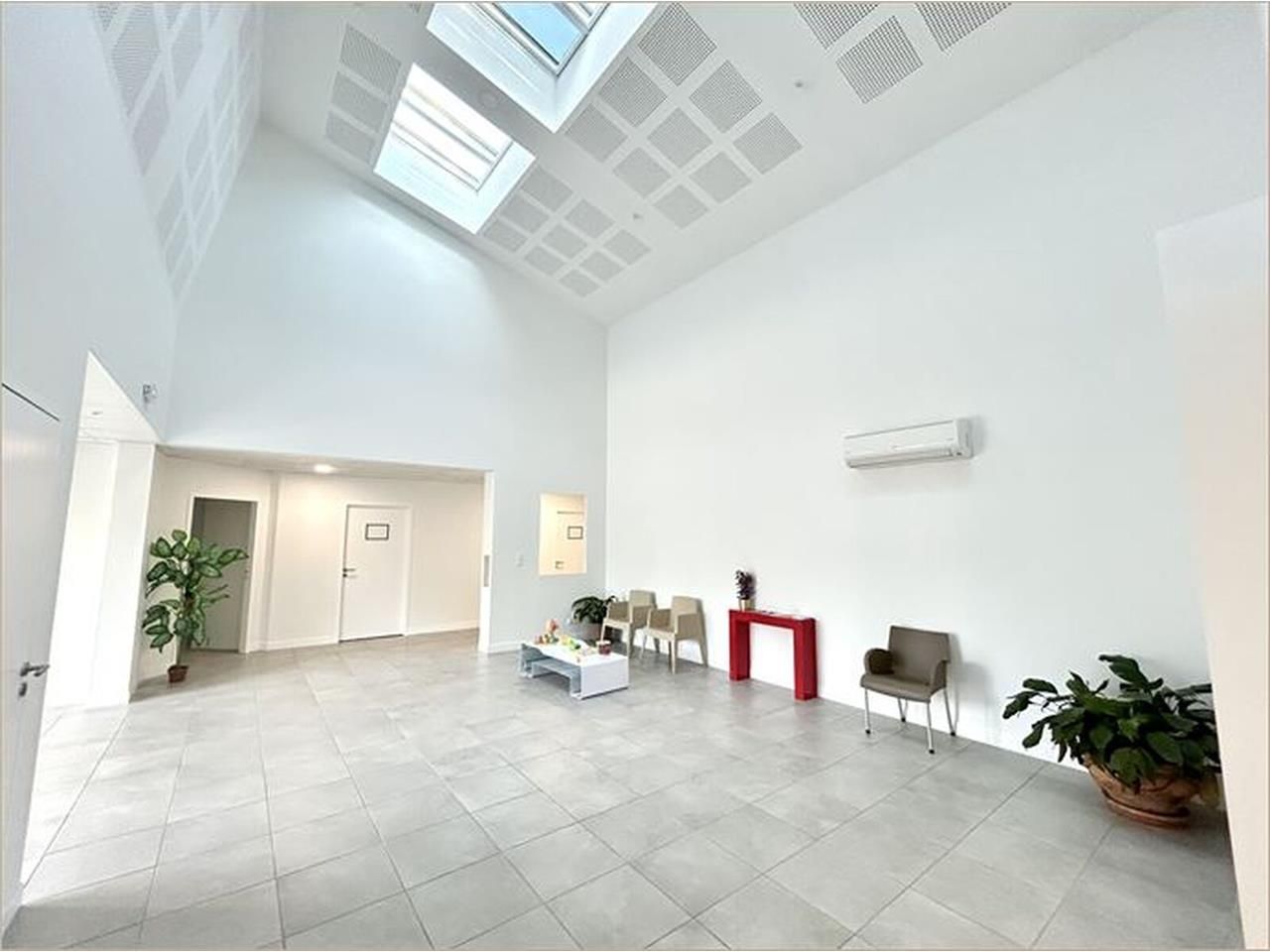 Nous vous proposons plusieurs bureaux neufs dispo