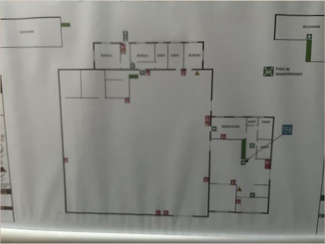 Bâtiment d'activités indépendant à louer, idéalem