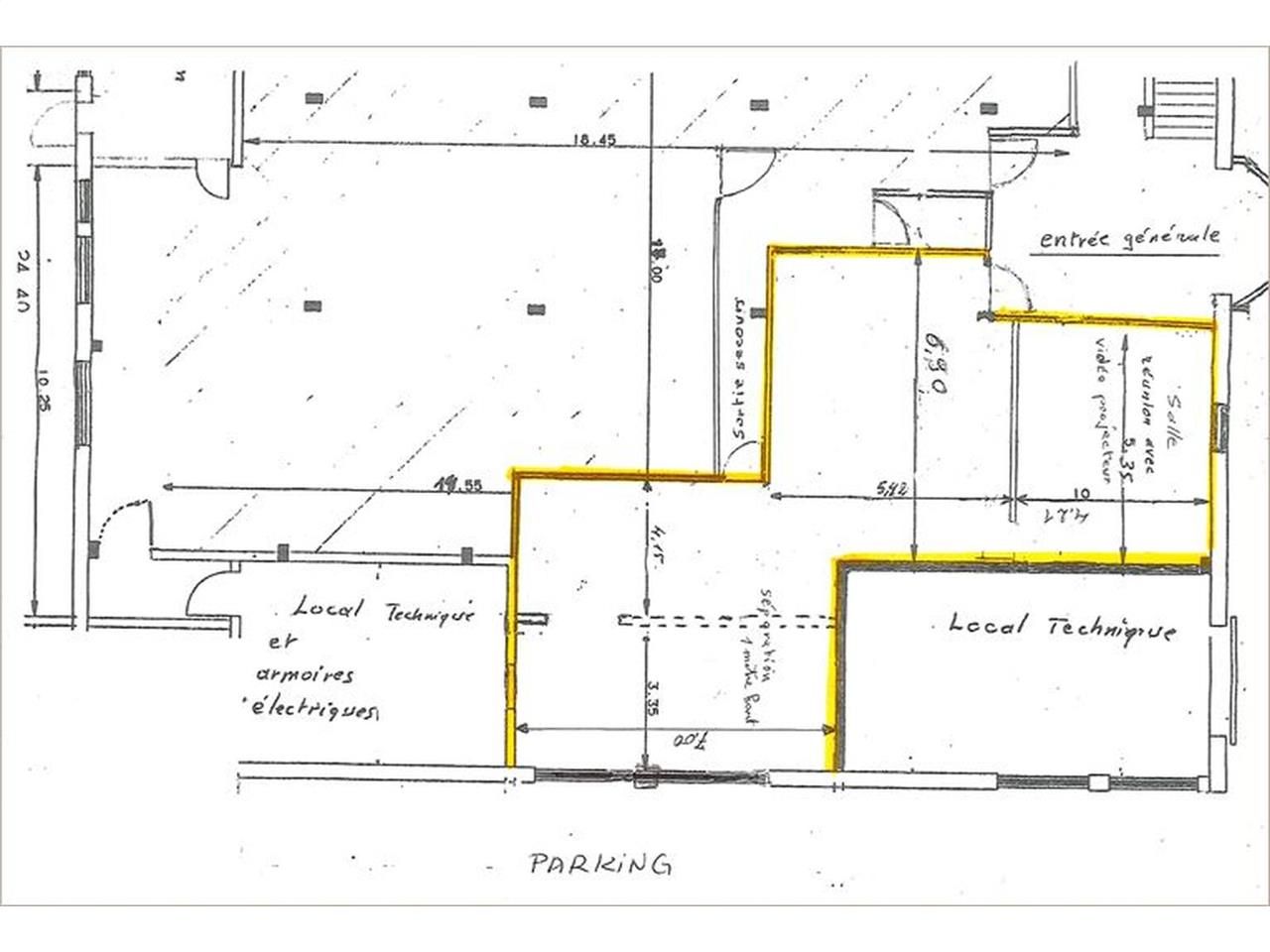 - A LOUER-   Surface à usage de bureaux d'une sup