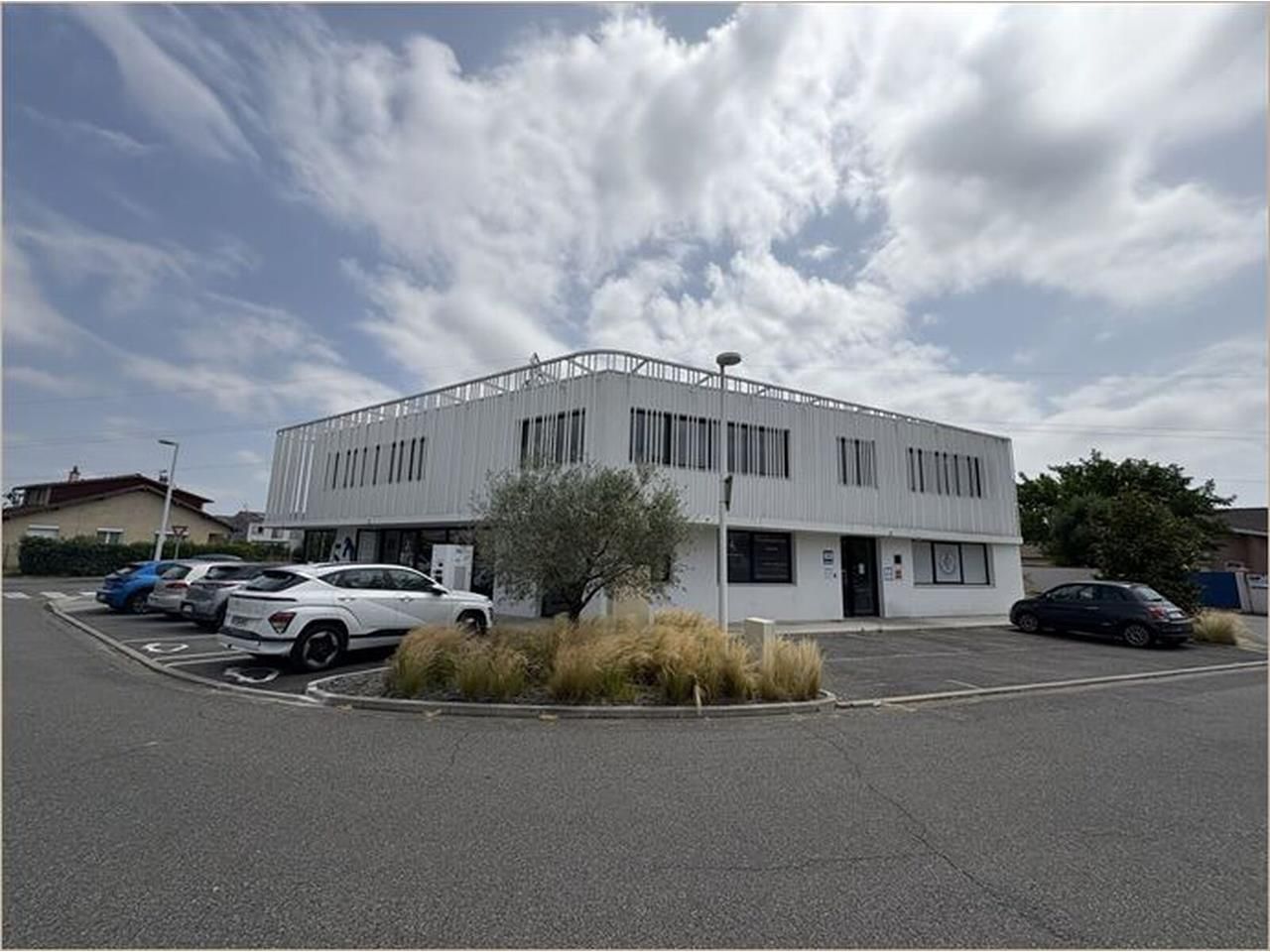 - BUREAUX A LOUER -  Au sein d'un immeuble indépe