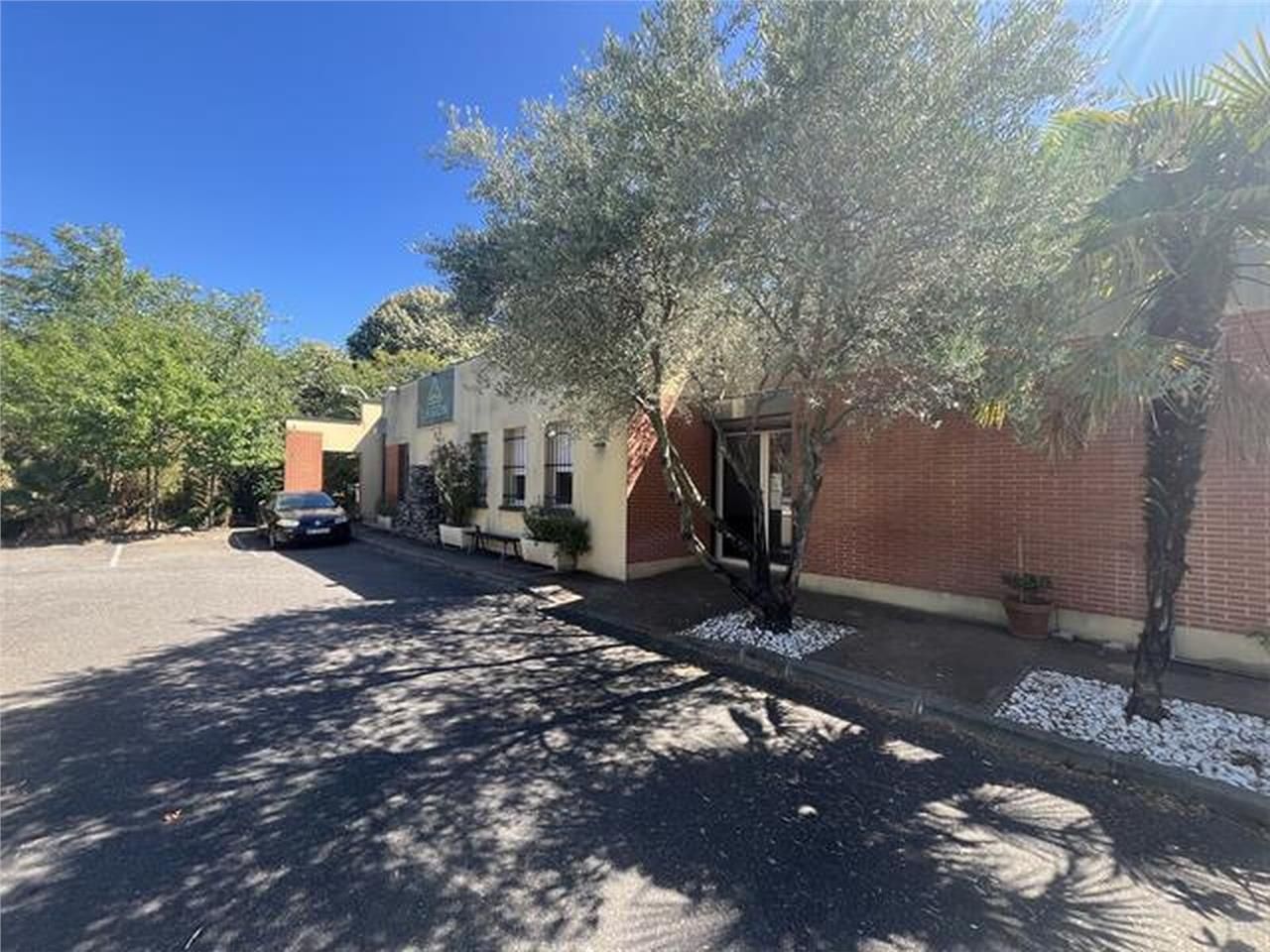 Ensemble immobilier d'activités à vendre, idéalem