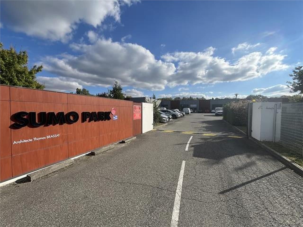 Local d'activités à louer, situé à l'est de Toulo