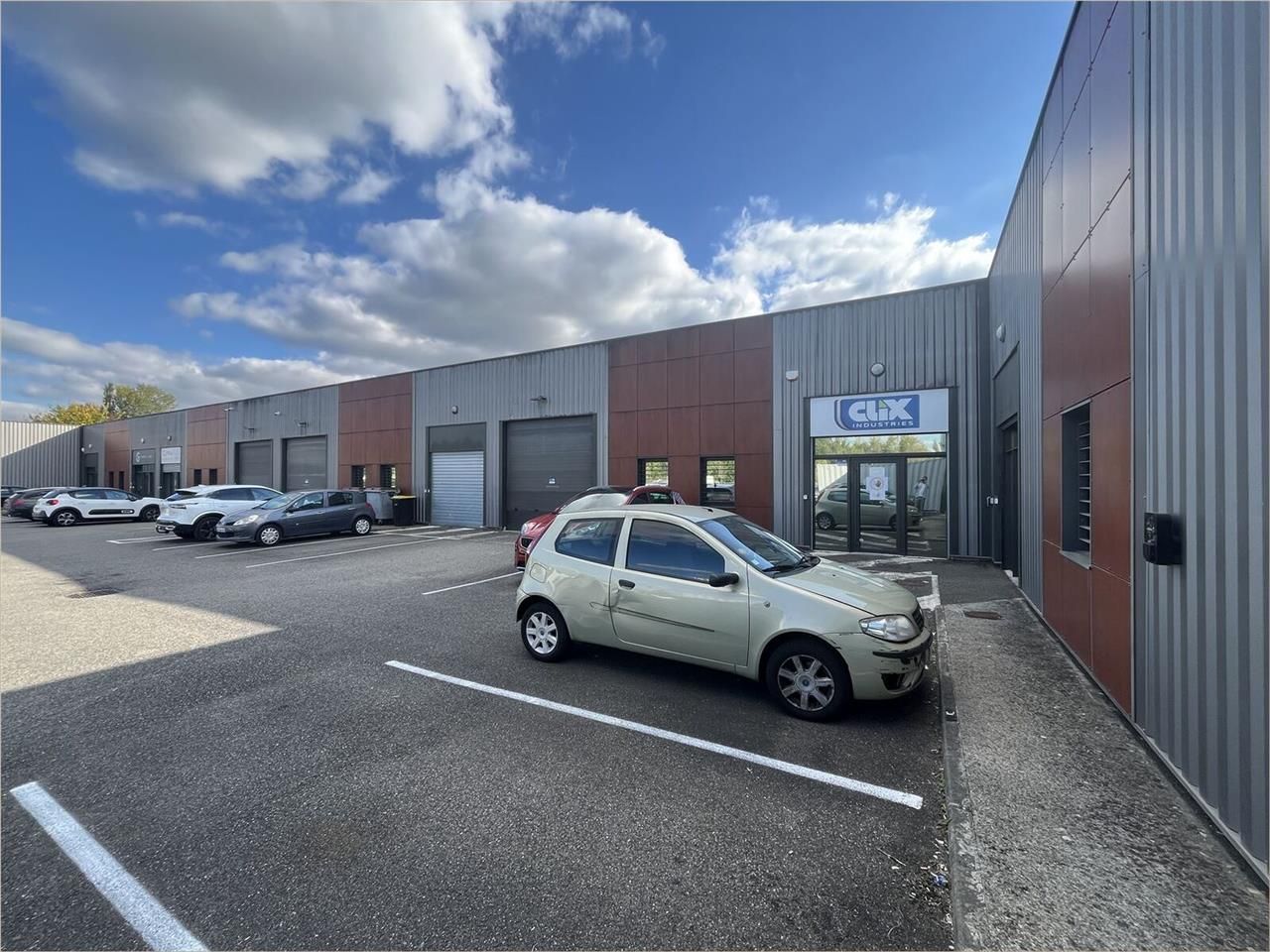 Local d'activités à louer, situé à l'est de Toulo