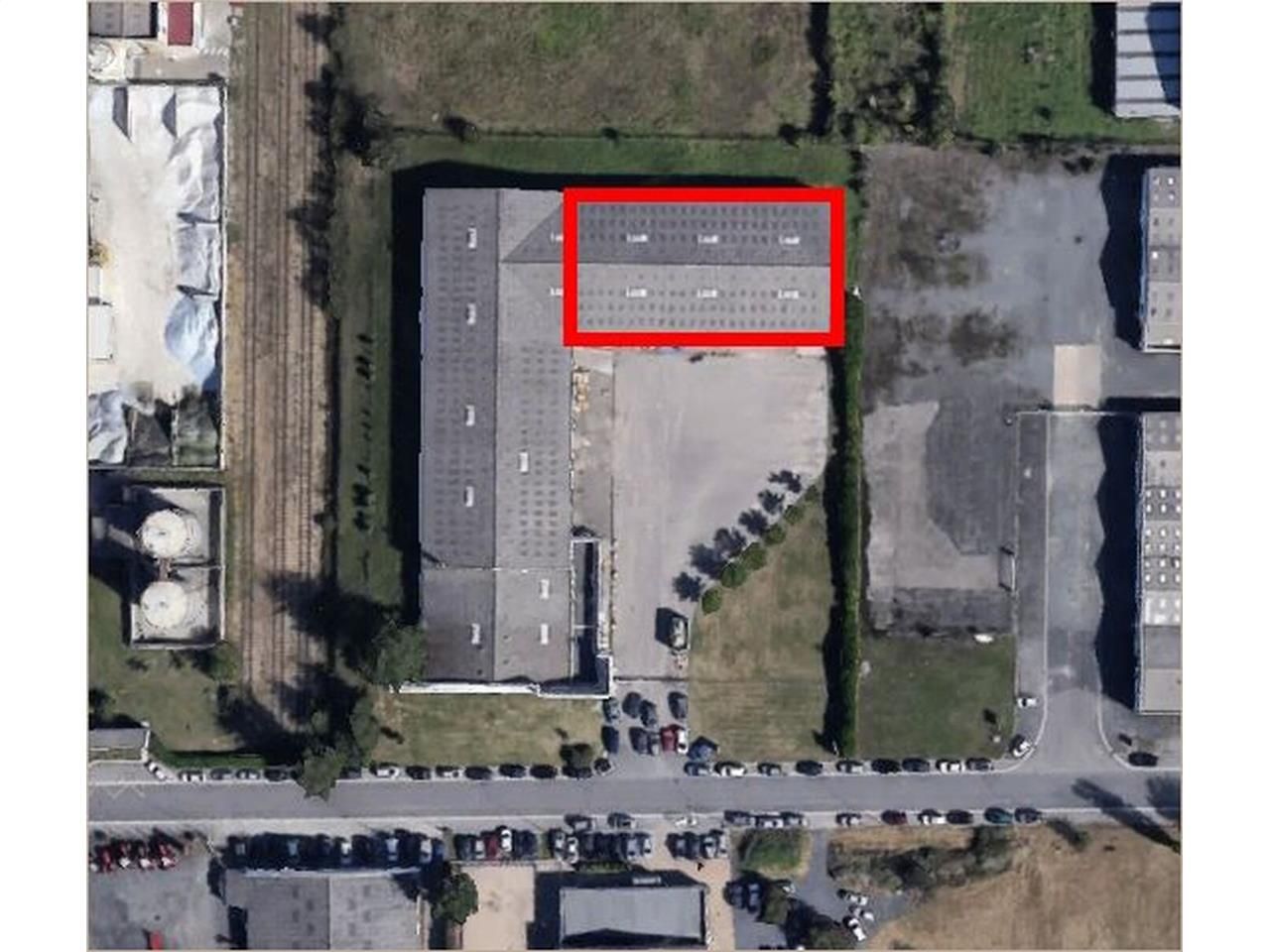 Local d'activités et commercial à louer, à l'est