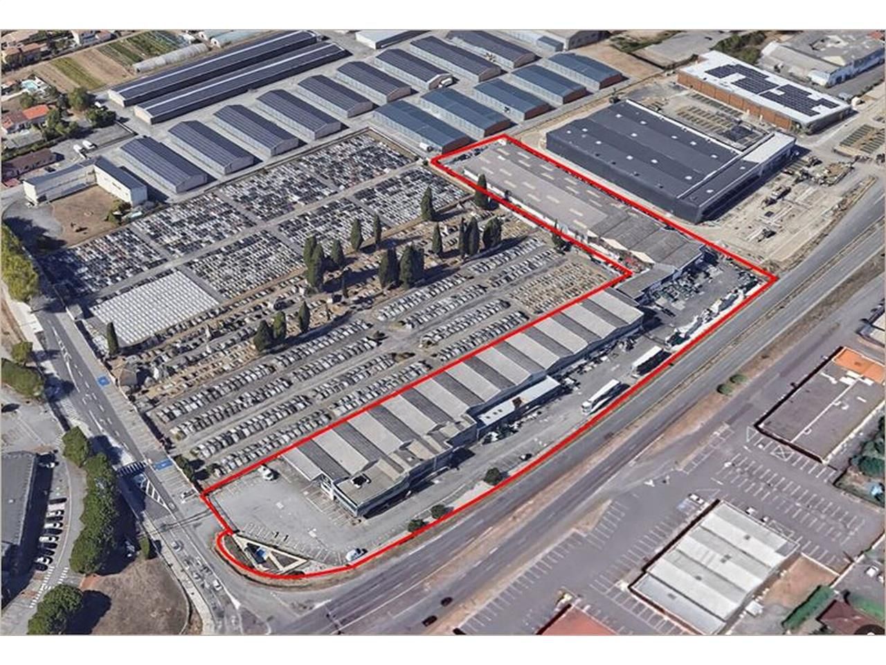 Bâtiment d'activités et commercial divisible, à l