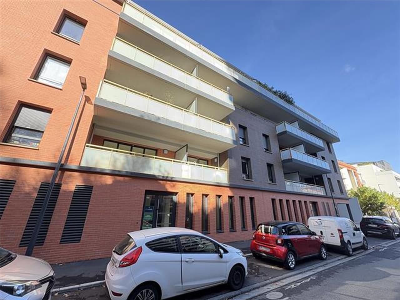 - À LOUER -  Locaux à usage professionnel livrés 