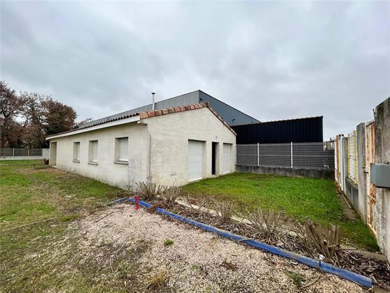 Au sein de la zone d'activité de Taure à La Salve