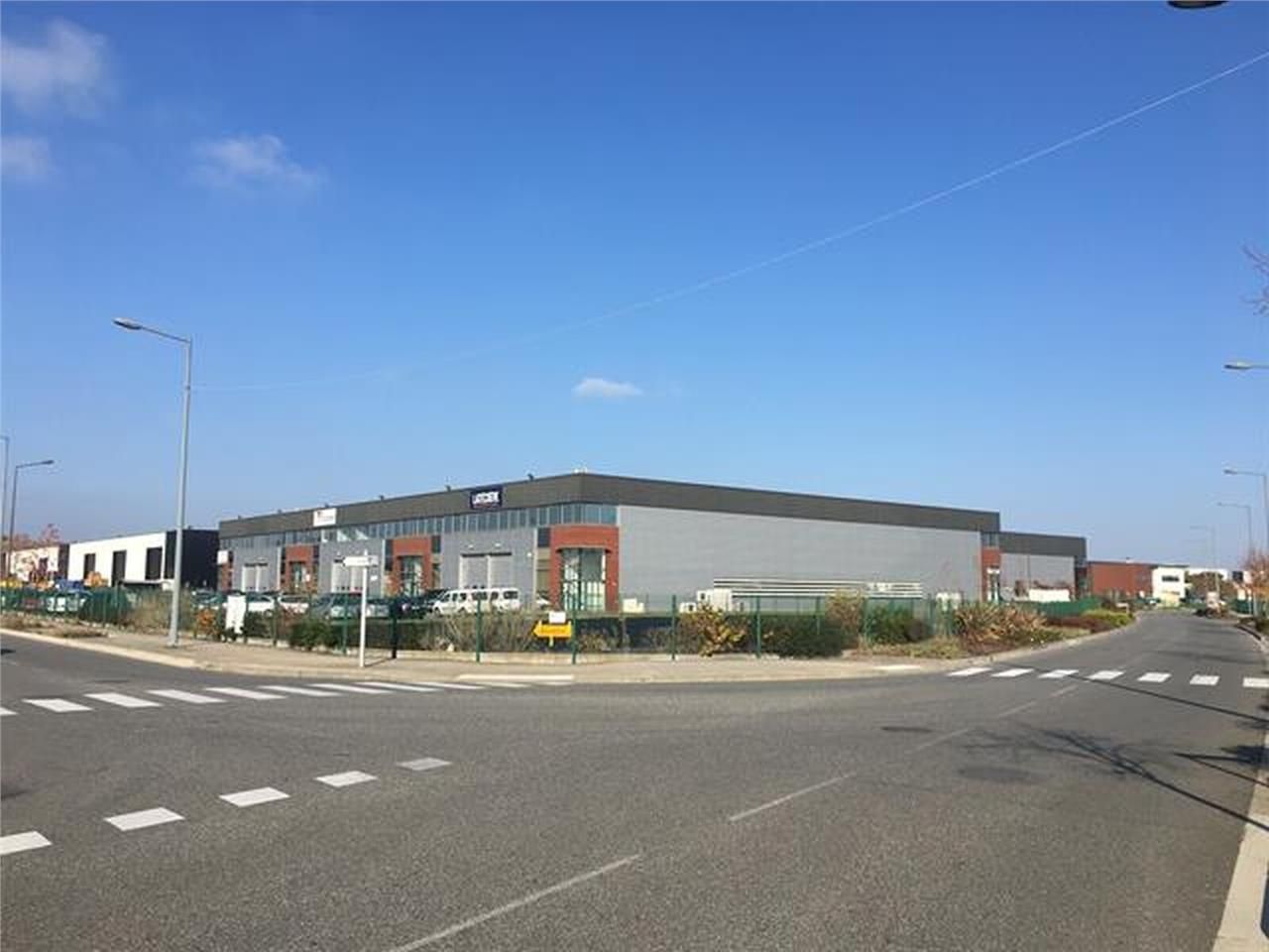 Local d'activités idéalement situé au coeur la zo