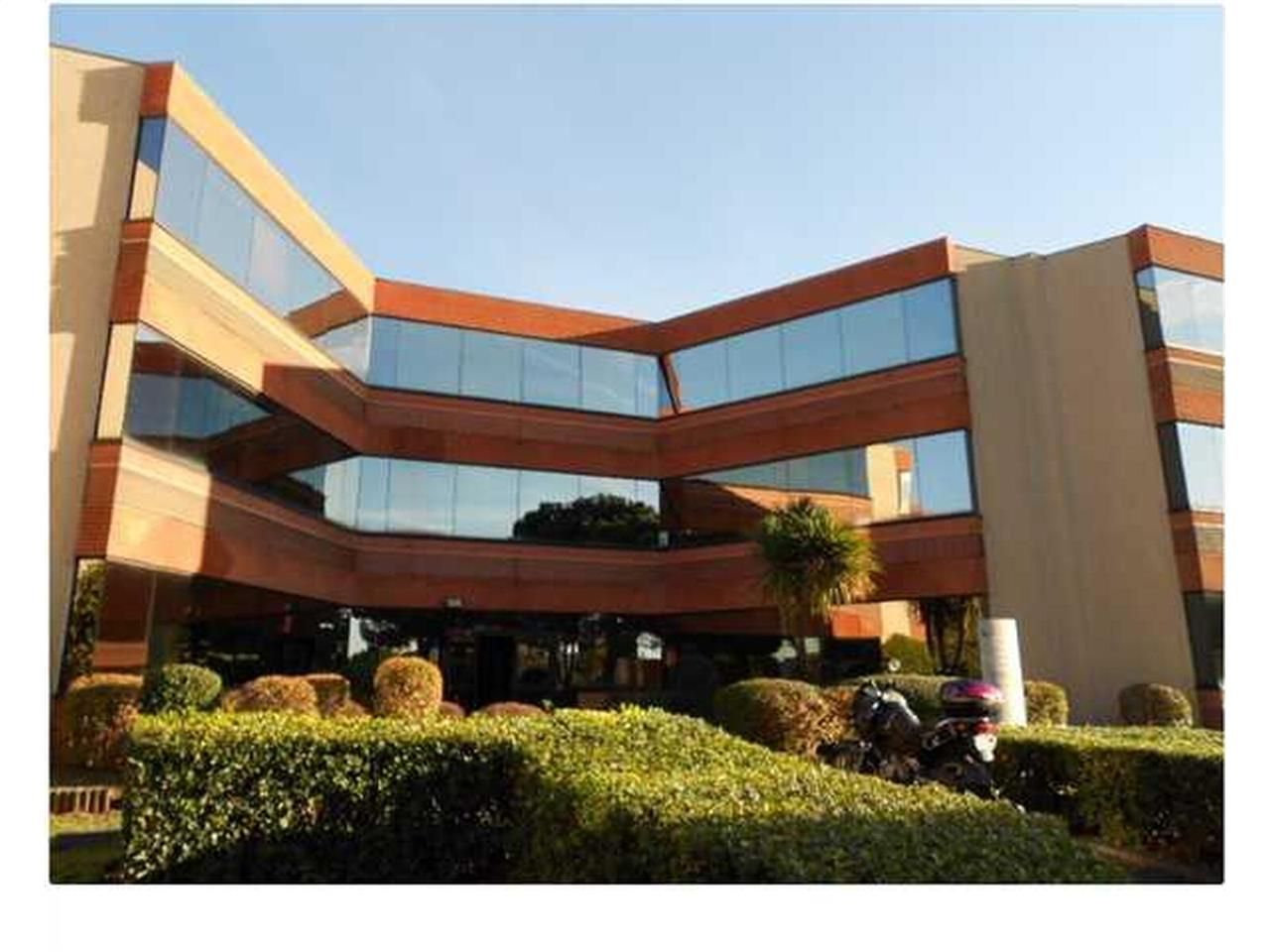 Surfaces de bureaux rénovées à la location dans u