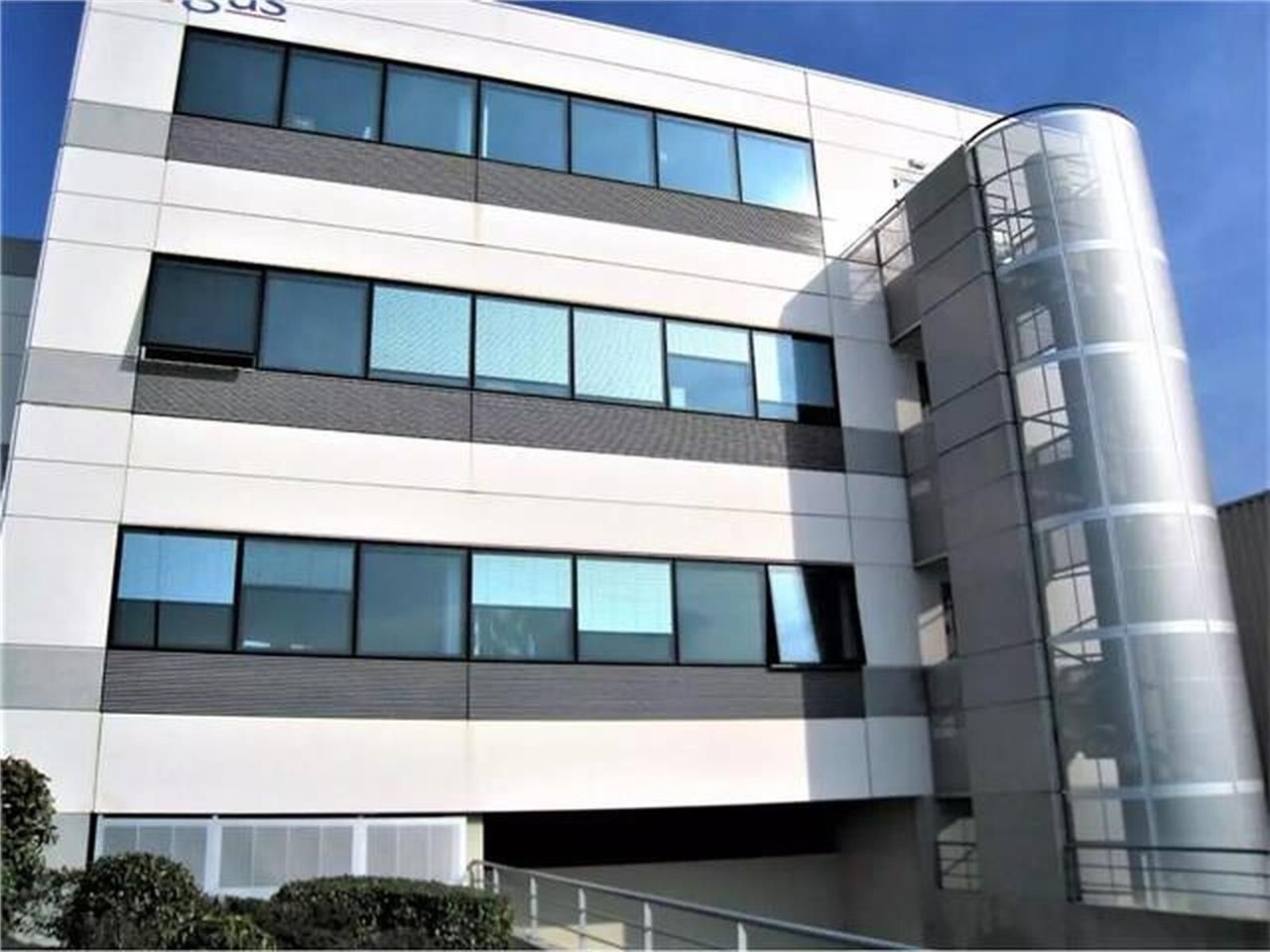 Nous vous proposons des surfaces de bureaux à la 