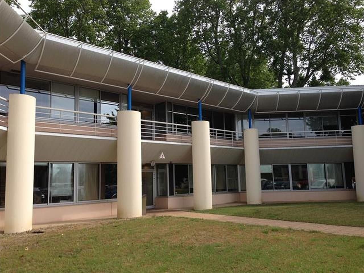 Nous vous proposons des surfaces de bureaux à la 