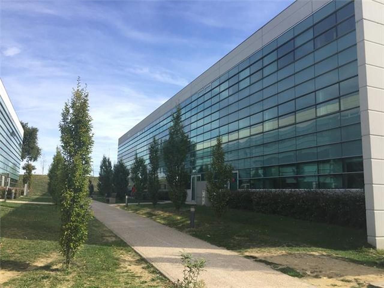 Nous vous proposons des surfaces de bureaux de bo