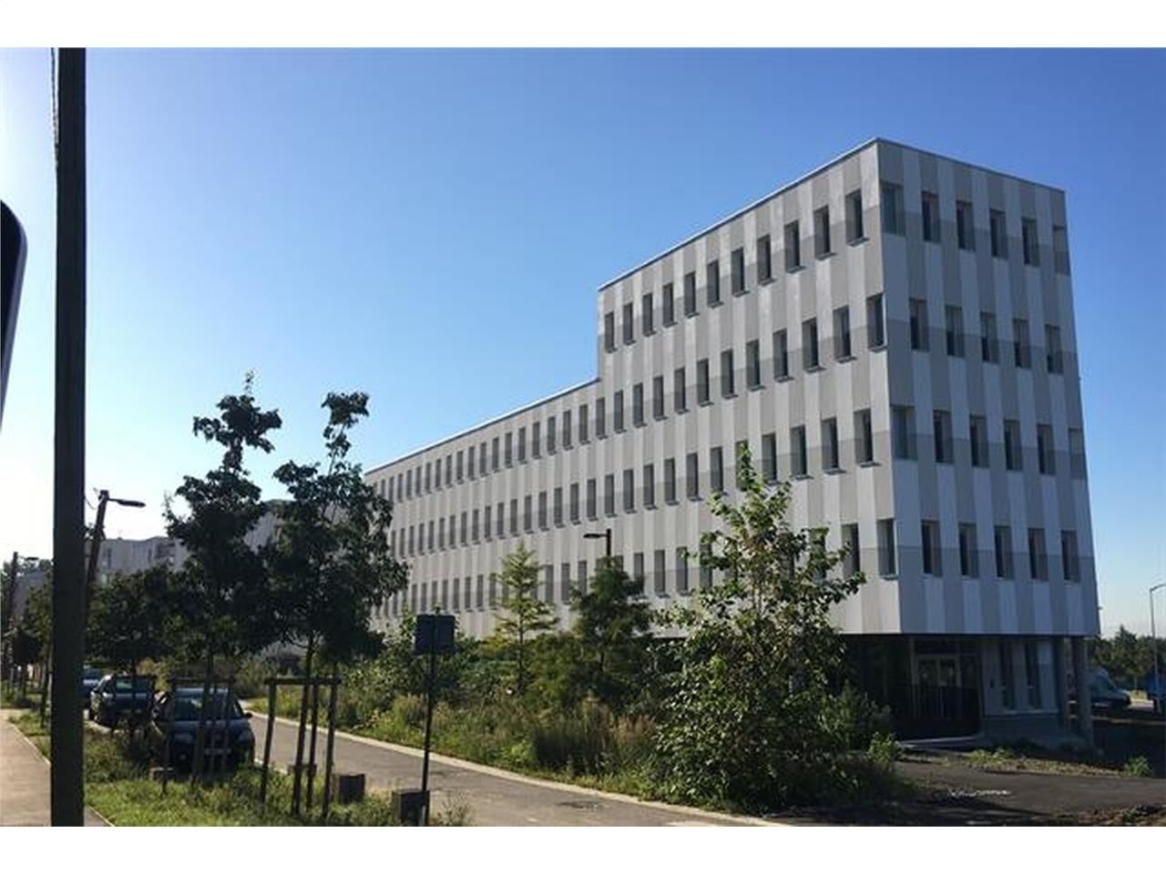 Nous vous proposons une surface de bureaux neuf à