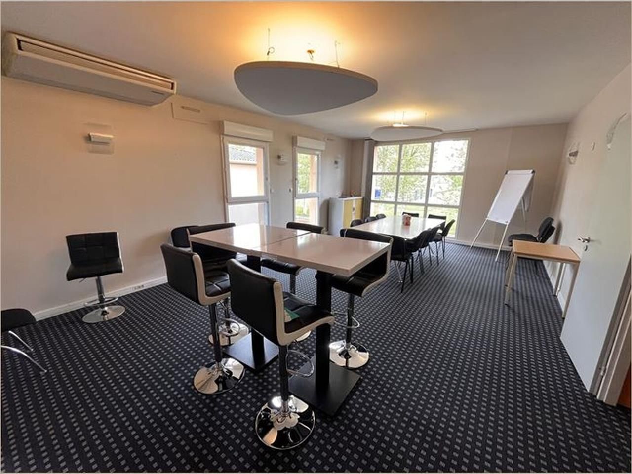 Nous vous proposons une surface de bureaux à la l