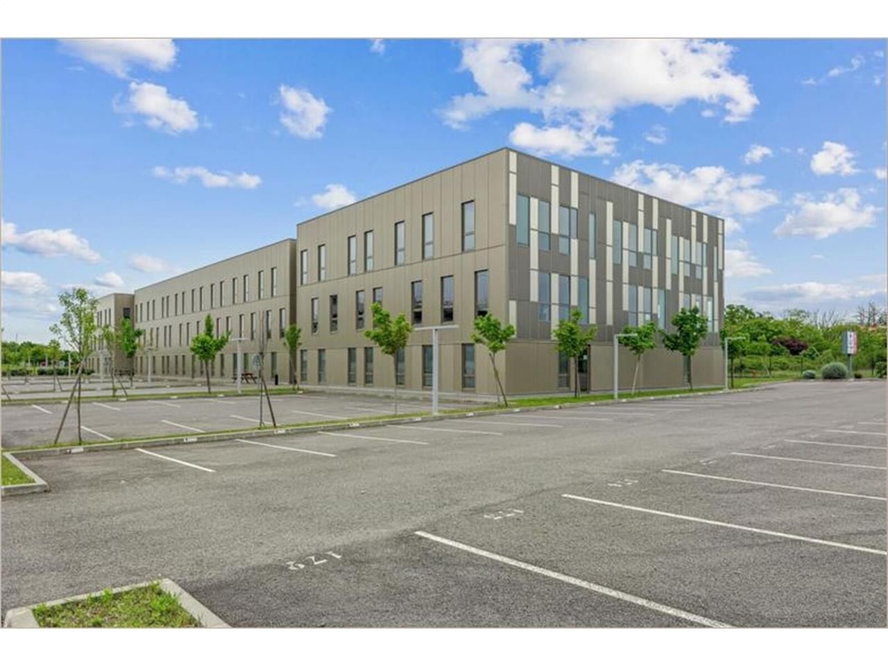 Nous vous proposons plusieurs surfaces à la locat