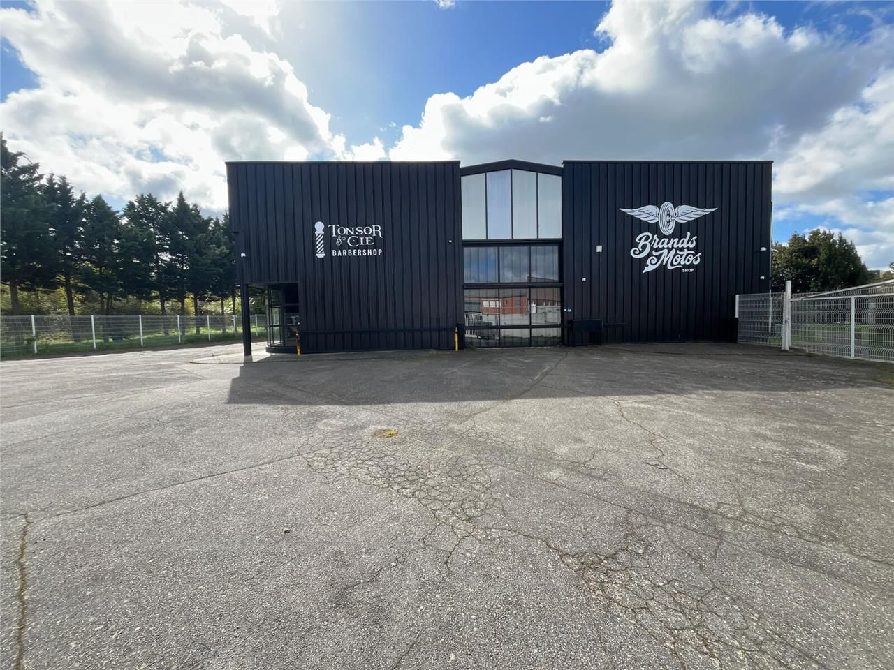 Bâtiment indépendant idéalement situé au coeur de