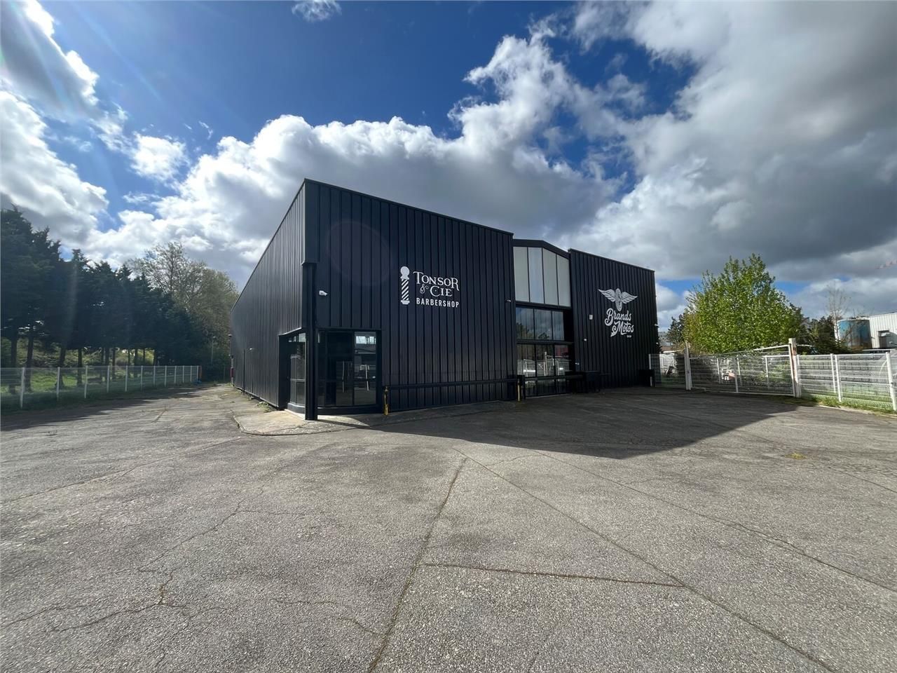 Bâtiment indépendant idéalement situé au coeur de