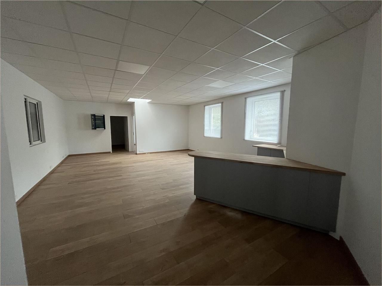 Local d'activités à vendre à proximité immédiate