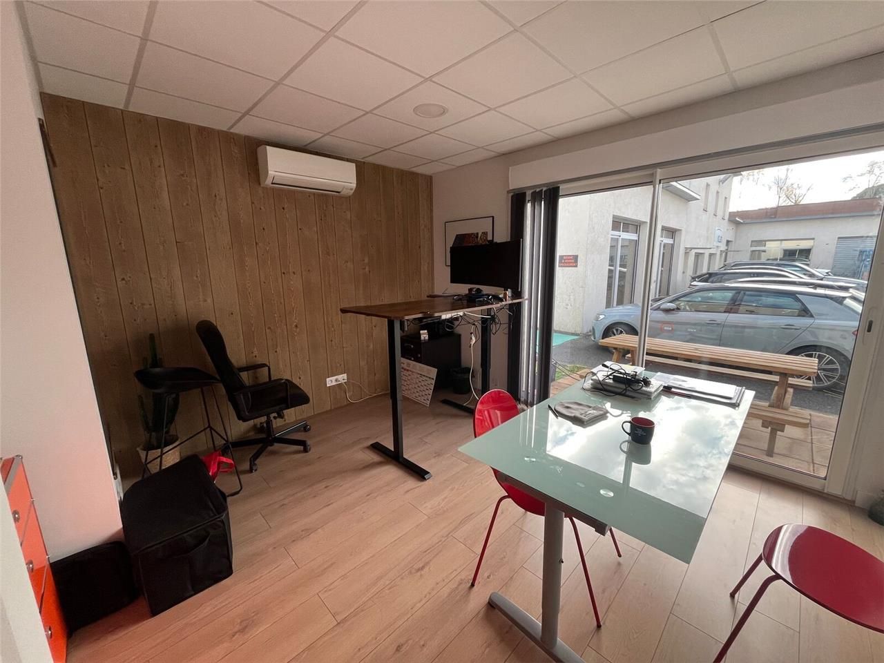 Dans un ensemble immobilier, plusieurs lots dispo