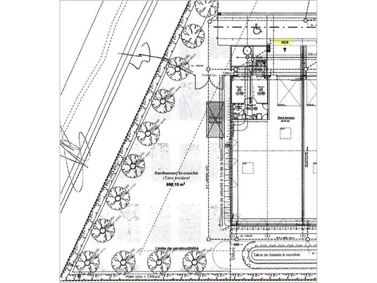 Local d'activités à louer en excellent état au su
